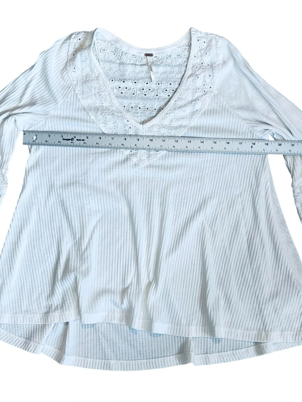 Free People Women’s Sz S White Eyelet Lace Top Bell Sleeve Parisian Nights Knit